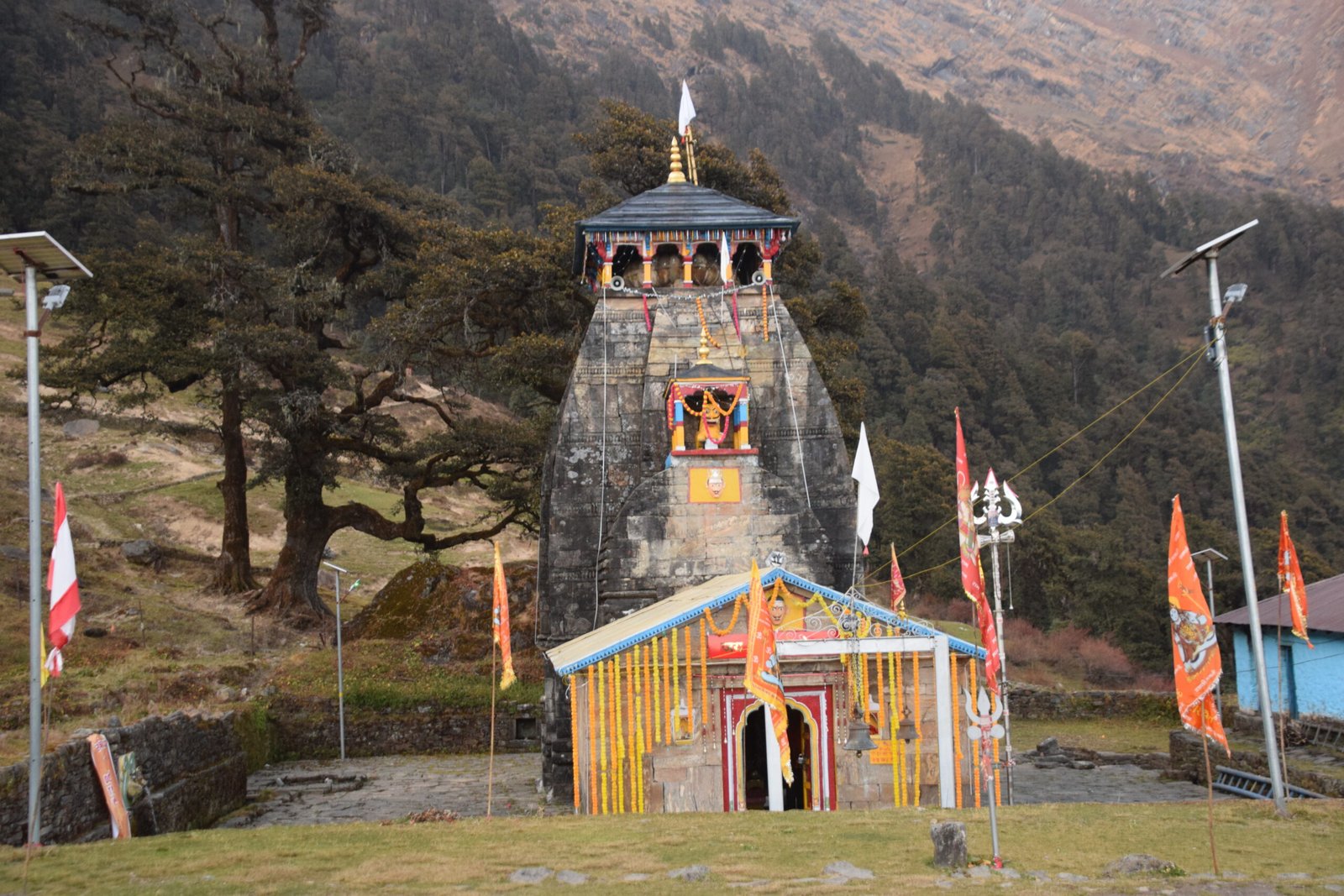 Madmaheshwar Temple is located in the Rudraprayag district of Uttarakhand